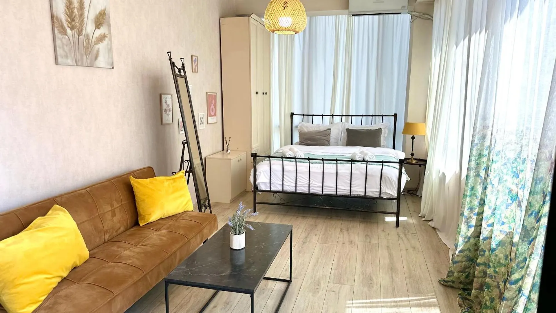 Cloudy Tbilisi Apartment